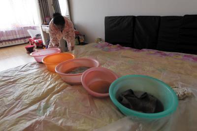 隆回楼上漏水，住户失联，小区没物管，业主维权难！律师来支招……
